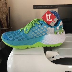 🚫SOLD🚫🆕 Hoka  One one Woman’s W Clayton Size 8